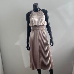 Banjul Metallic Grey Sleevless Sleeveless Dress Size L